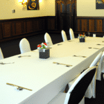 Jak wybrać odpowiedni stół konferencyjny do Twojej sali konferencyjnej