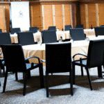 Jak wybrać idealny stół konferencyjny do twojej firmy