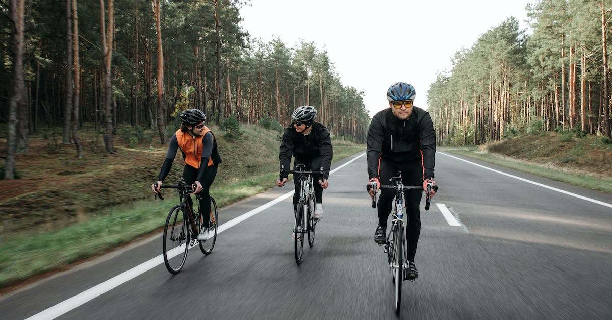 Zalety rowerów szosowych: prędkość wydajność i adrenalina